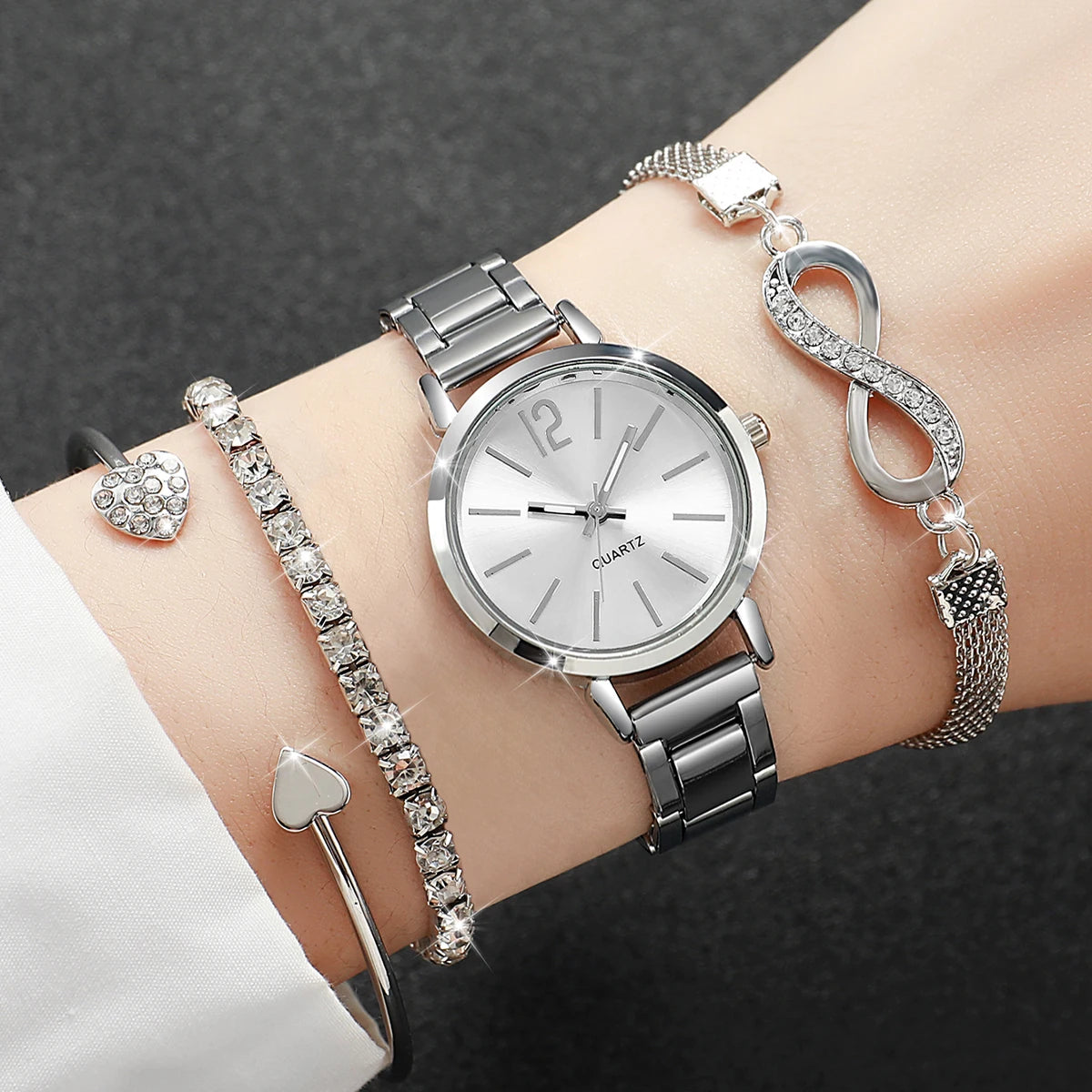 4PCS Fashion Women Watches Diamond Bracelets (Without Box)
